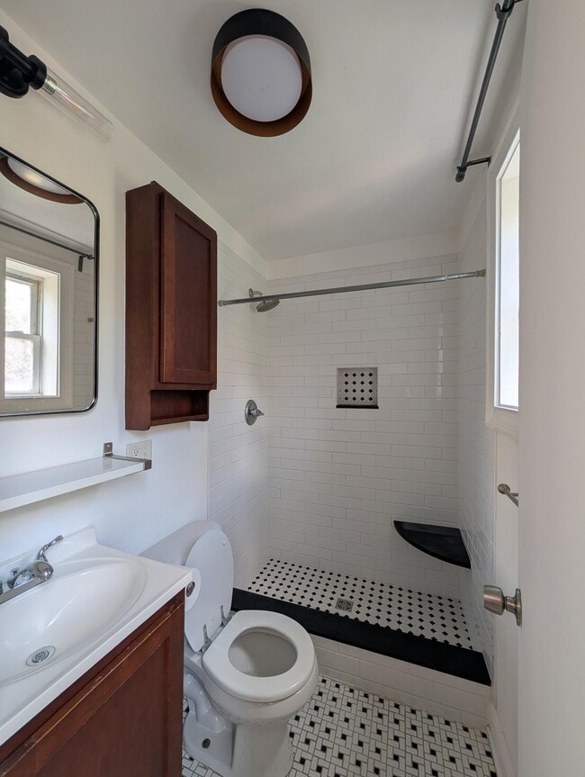 Photo - 208 6th St Unit 2R