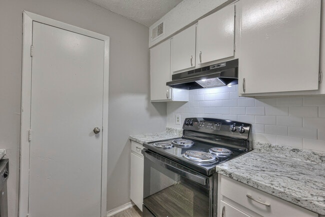 Building Photo - 4646 Nolensville Pk Rental