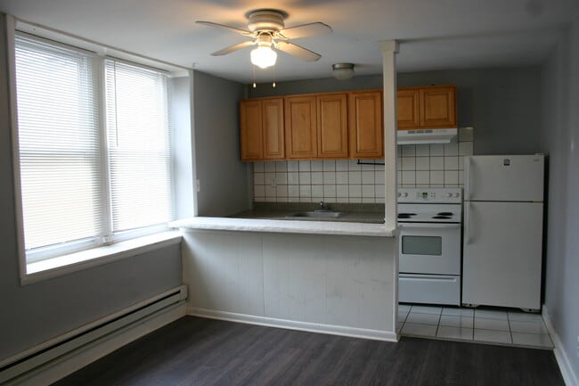 Building Photo - 808 S 6th St Unit 2B