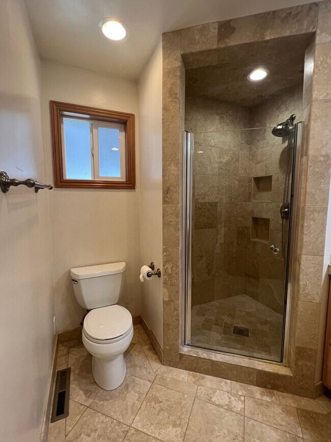 Photo - 3/2.5/2 Charming home in Minden!
