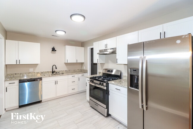 Photo - 1712 Myrna Ln