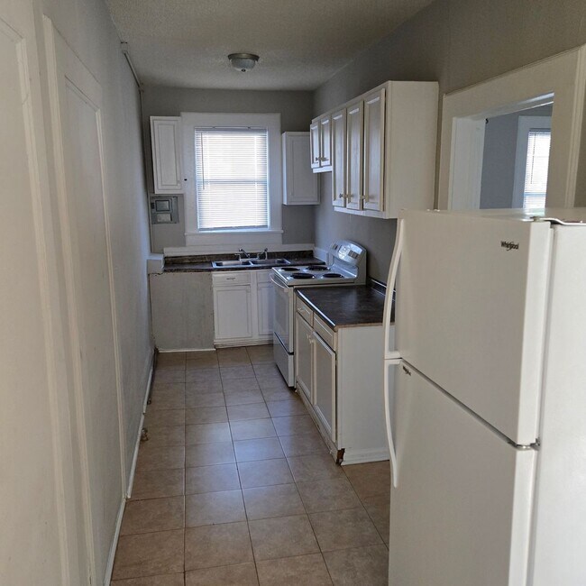 Photo - 4017 Ensor Ave Unidad 109