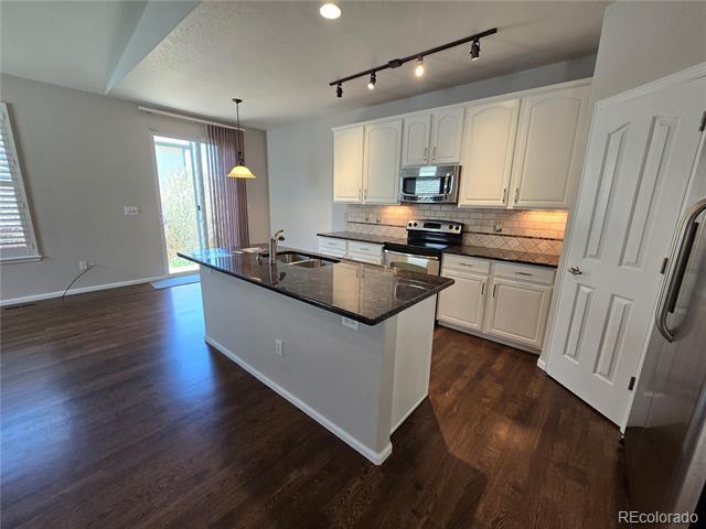 Photo - 1927 Rannoch Dr