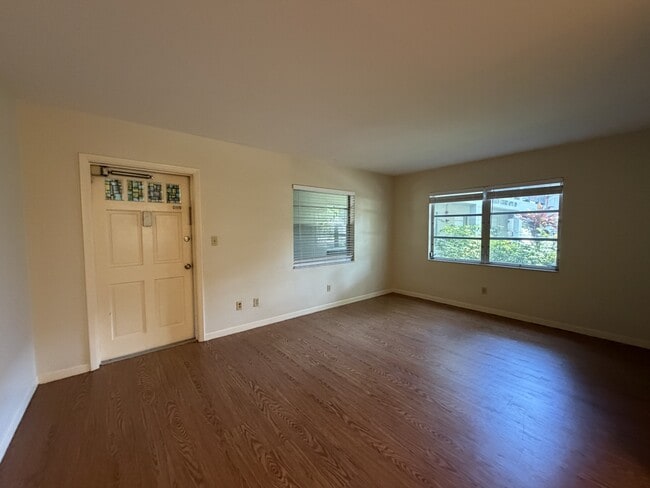 Photo - 1 Bed/1 Bath - Unit 7 Unit 7