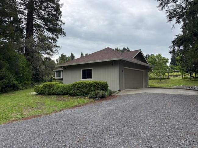 Photo - Two bedroom country charmer close to Occidental $2800.00