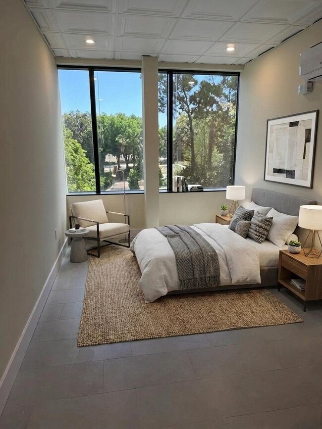 15950 Bay Vista Dr Unit 203