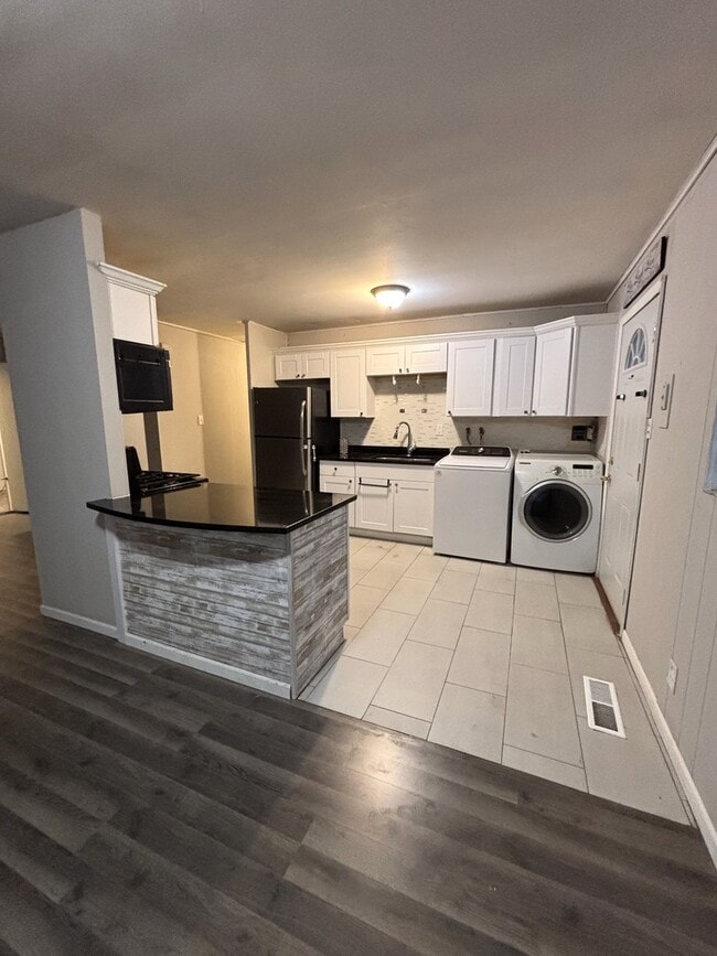 Photo - 140 Hickory Dr