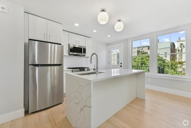 Building Photo - 227 Princeton St Unit #3 Rental