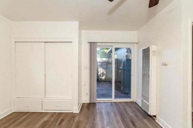Photo - 2107MONTGOMERYDRIVE (L) Unit B