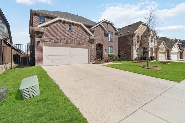 Photo - 566 Westwood Way Dr