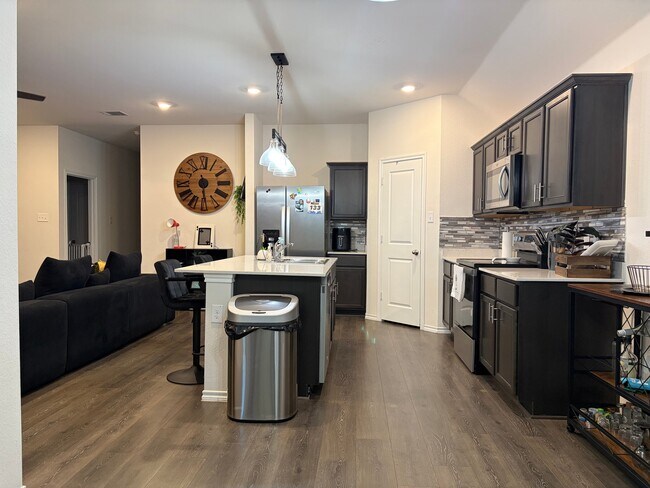 Photo - 3313 Waldrop Dr