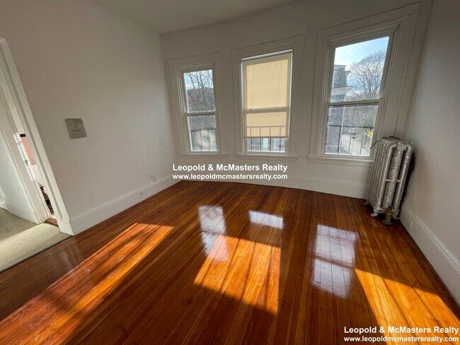 Building Photo - 146 Oxford St Rental