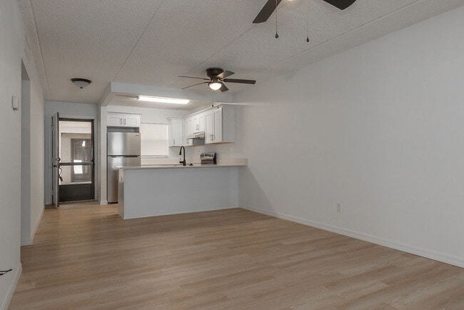 Photo - 100 E Kentucky Ave