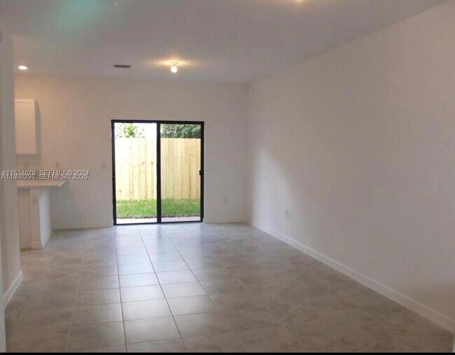 Photo - 407 NE 208th Terrace