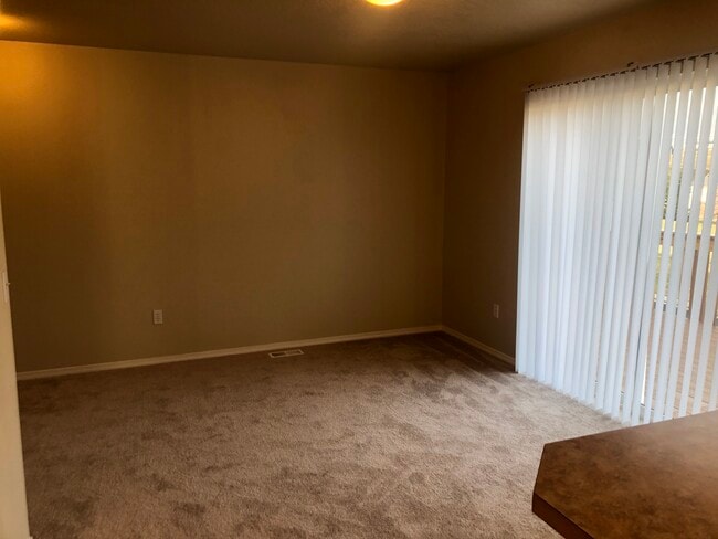 Photo - 1124 SW Lost Trail Dr