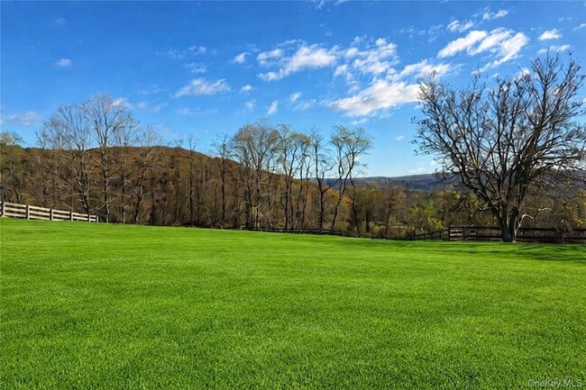 Photo - 492 Mooney Hill Rd