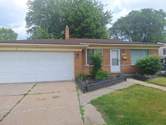 Photo - Welcome home!! Well maintained 4 bedroom tri level home