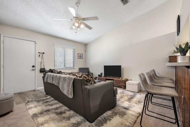 Photo - 2203 Sandpiper St