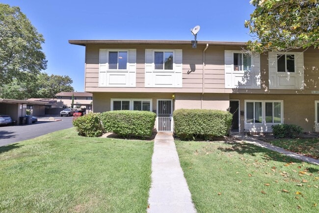 Building Photo - 5388 Fig Grove Ct Rental
