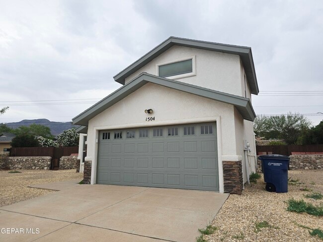 Photo - 1504 Bill Mueller Pl