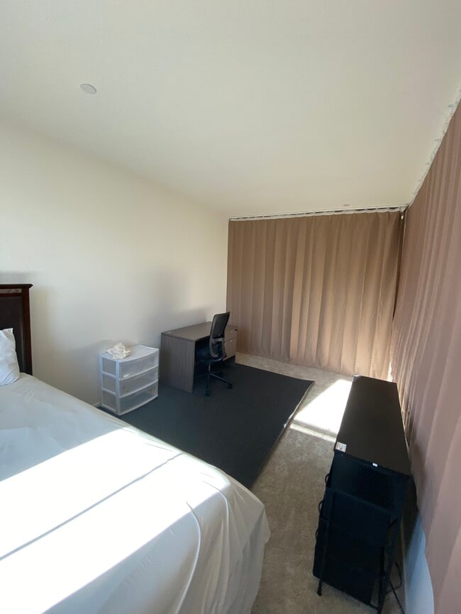 Building Photo - 3092 Acebo Dr
