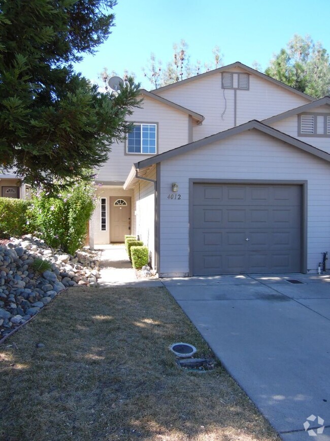 Building Photo - 3/2.5 Diamond Springs Condo