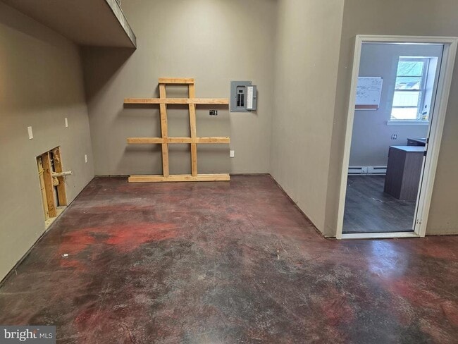 Photo - 115 Samdin Blvd