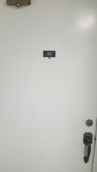 Building Photo - 3025 Walnut Bend Ln Unit 35