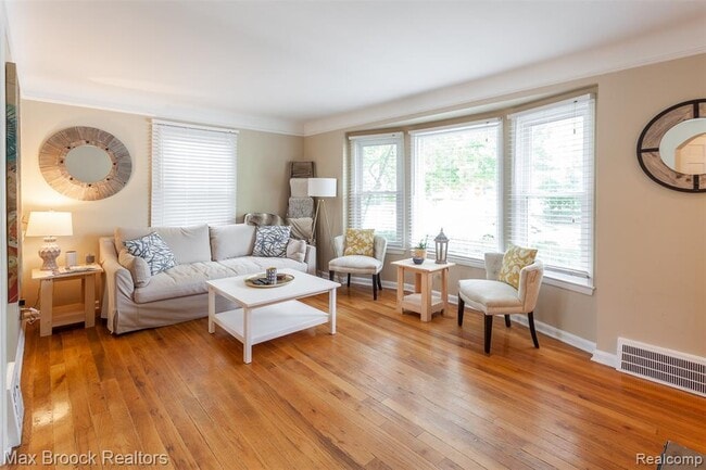 Photo - 1997 Henrietta St