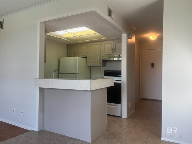 Photo - 2065 Sea Cliff Dr N