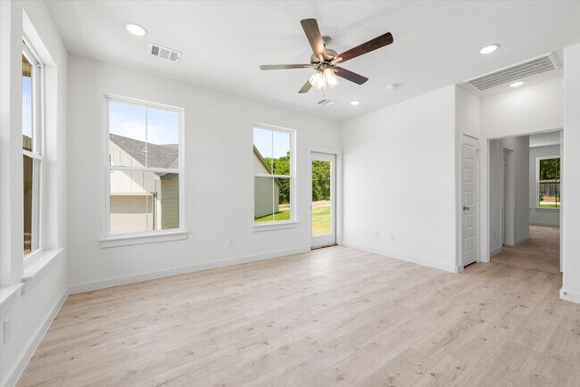 1207 Chestnut Ct