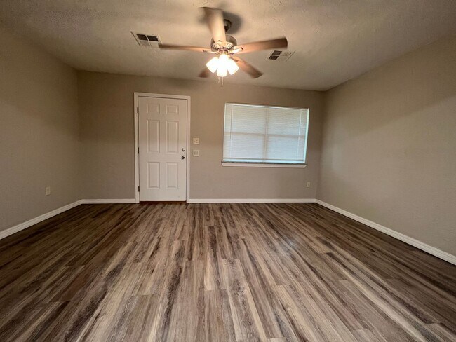 Photo - 439 NW 53rd St