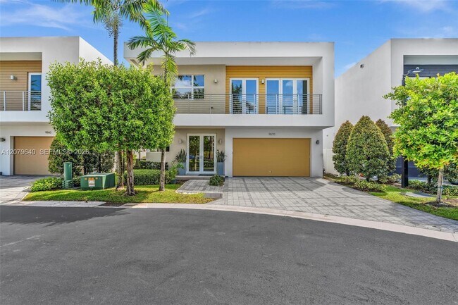 9870 NW 74th Terrace