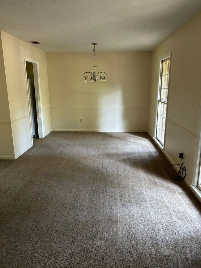 Photo - Southside Savannah -Windsor Forest West