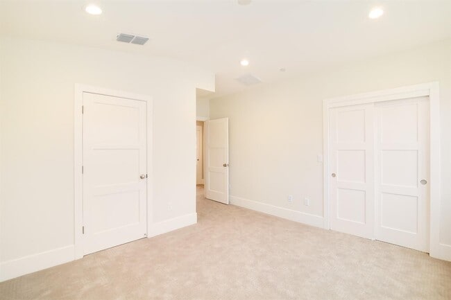 Photo - NEWER HOME -4 BED, 3.5 BATHS, 2 CAR GARAGE DOWNTOWN LIVING