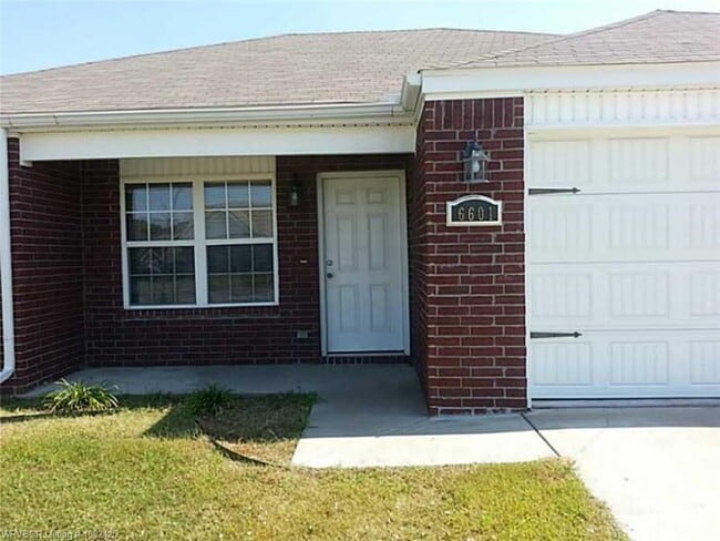 Photo - 6601 Huntington Ct House