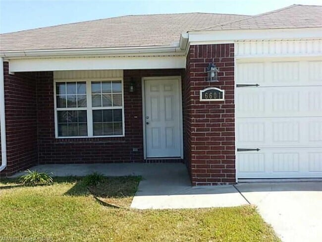Building Photo - 6601 Huntington Ct Rental