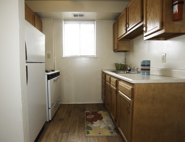 Parkside Gardens Apartments and Townhouses