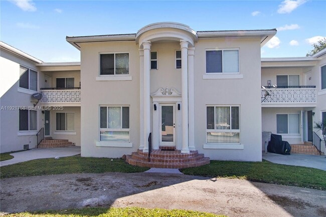 Building Photo - 1567 S Le Jeune Rd Unit 3