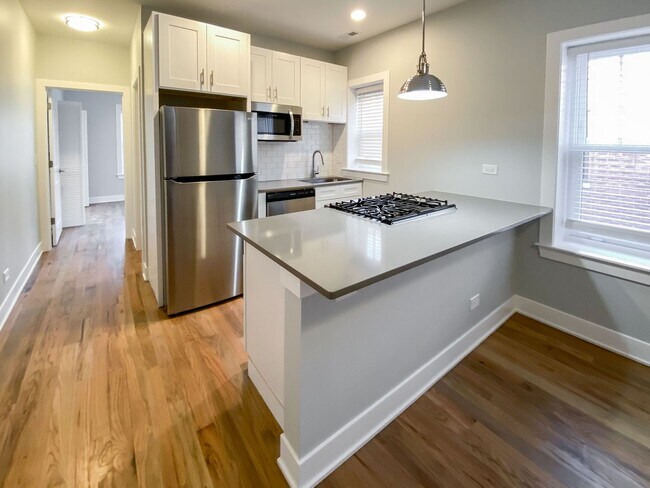 Photo - 350 W Dickens Ave Unit 2105-03