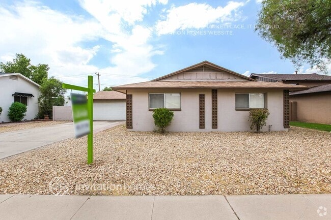 Building Photo - 5746 N 41st Dr Rental