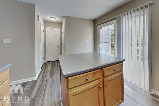 Photo - 312 Malamute Ln
