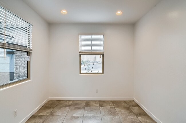 Photo - 16894 W Evergreen Rd