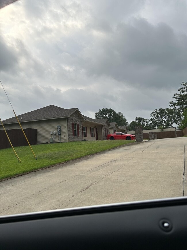 Photo - 634 Old Darbonne Rd