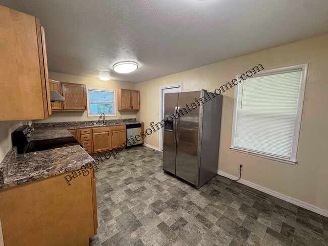 Photo - 204 Dyer St