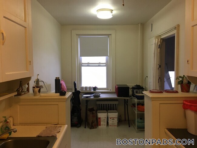 Photo - 2045 Commonwealth Ave Unidad 31