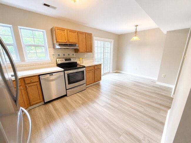 Photo - 739 Orley Pl