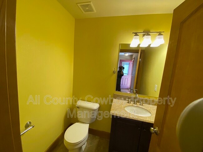 Photo - 4123 Moraine St