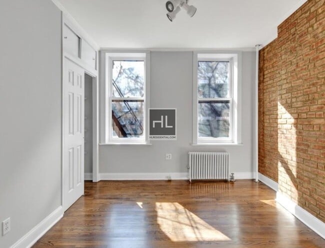 Building Photo - BARROW ST.