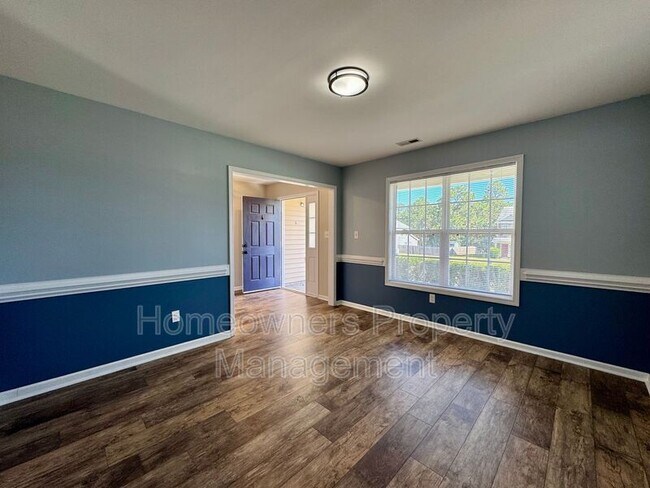 Photo - 105 Bluebonnet Oak Ct